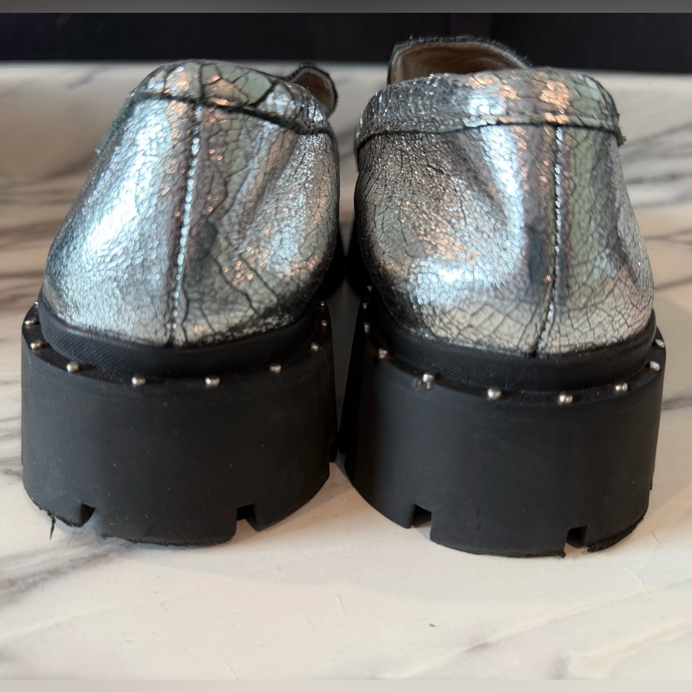 Schutz Christie Studs Crackled Leather - Picture 14 of 16
